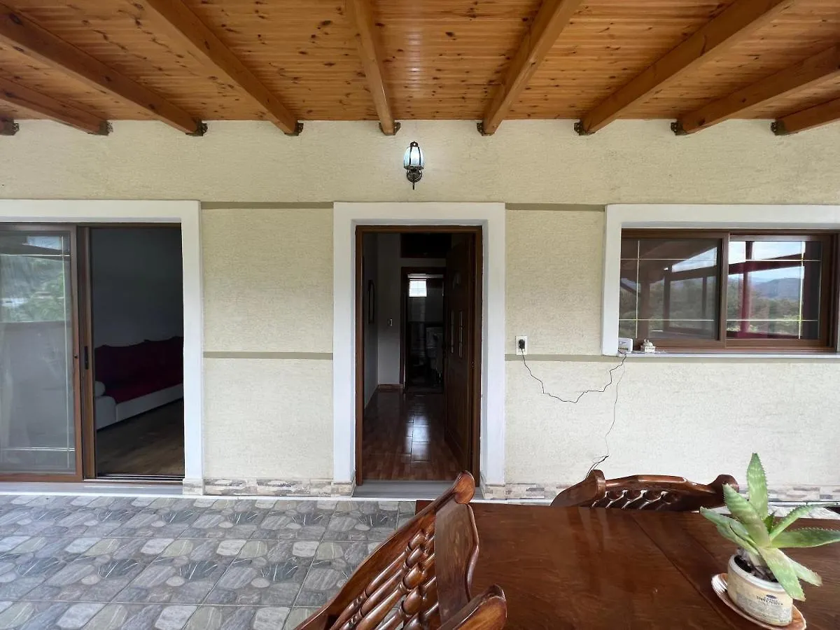 Guest House Vjosa Përmet アルバニア